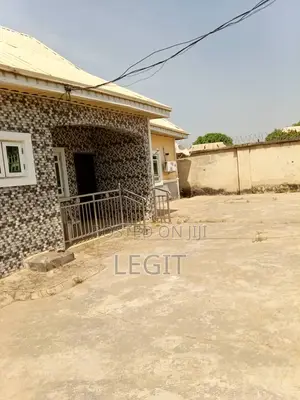 3bdrm Bungalow in Minna for sale