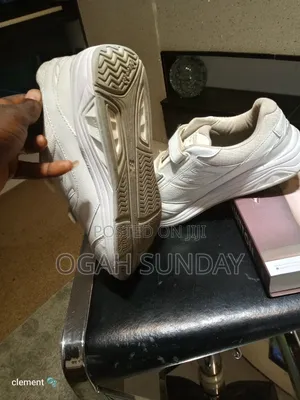 Used Nike White Sneakers – Strong Sole, Zero Damage