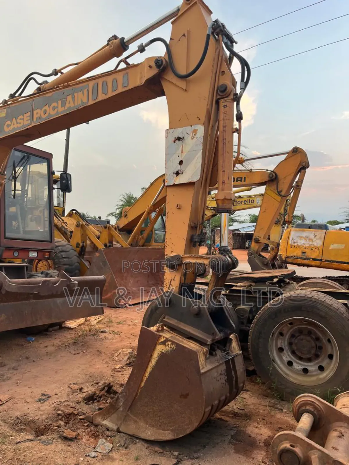 Case Tyre Excavator - Foreign Use