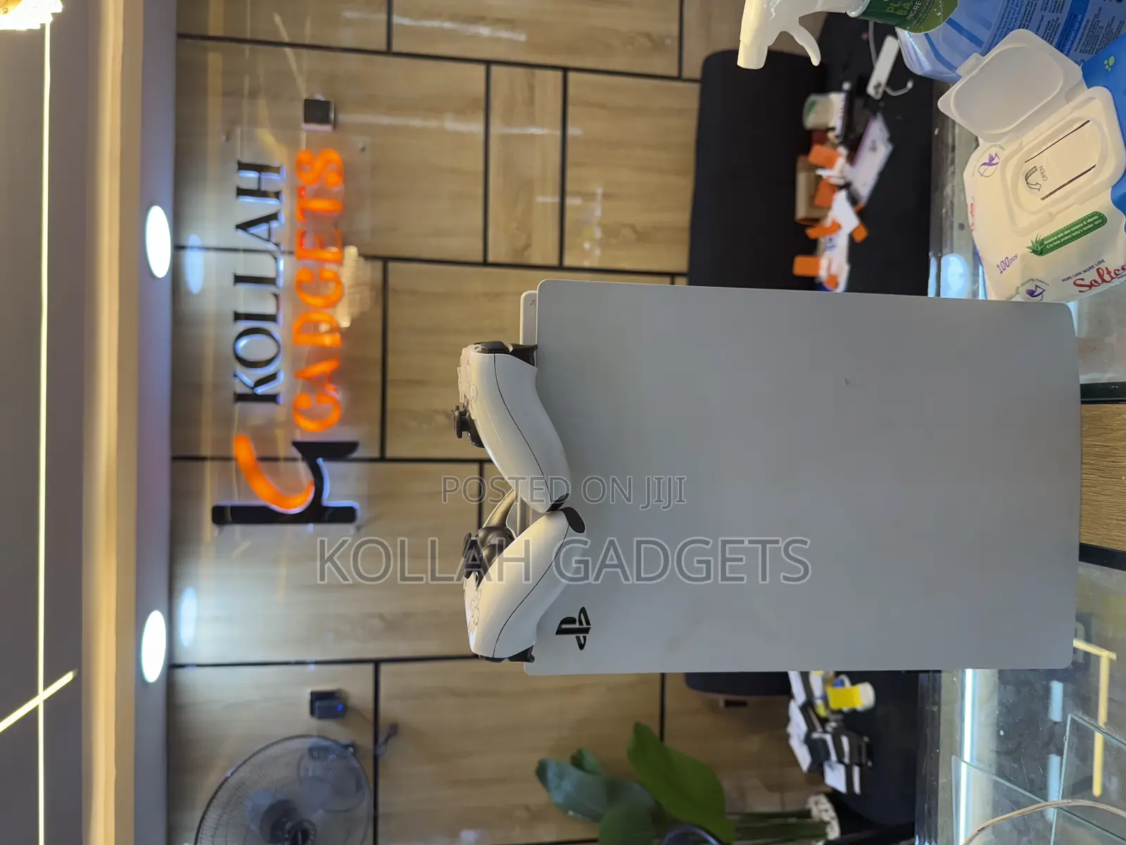 Ps5 Fat With Two Pads and One Disk