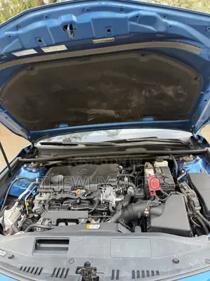 Toyota Camry SE FWD (2.5L 4cyl 8AM) 2018 Blue