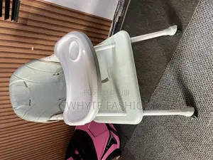 Kids Feeding Table