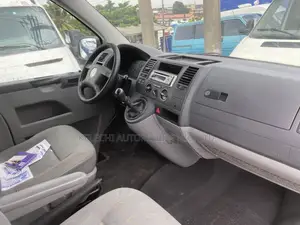 Volkswagen Transporter 2013 White