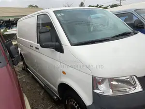 Volkswagen Transporter 2012 White