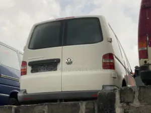 Volkswagen Transporter 2012 White