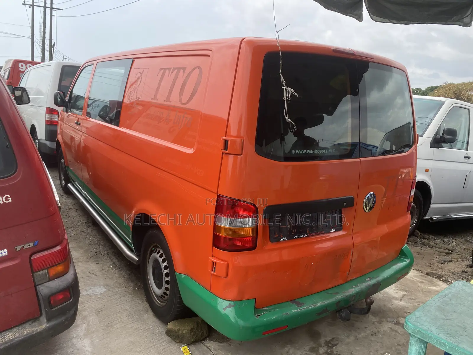 Volkswagen Transporter 2013 Orange