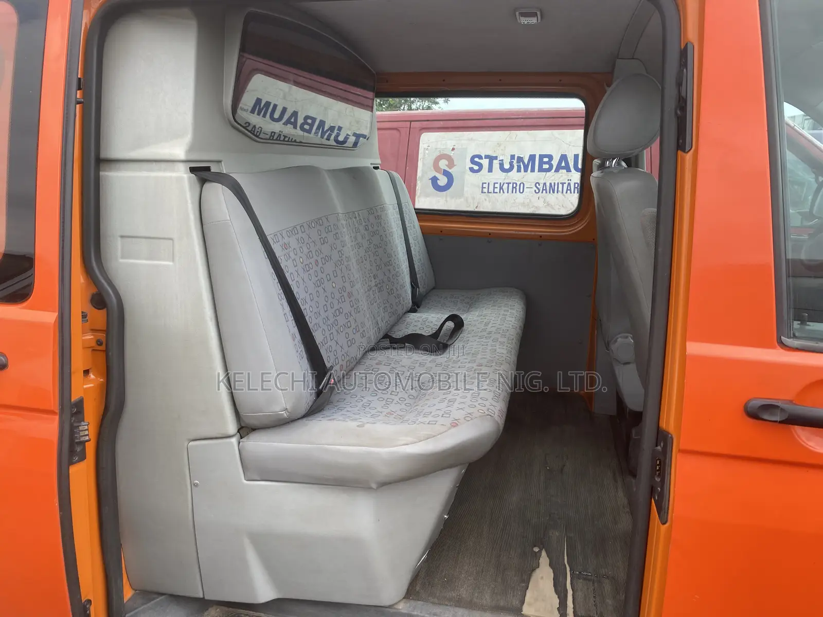Volkswagen Transporter 2013 Orange