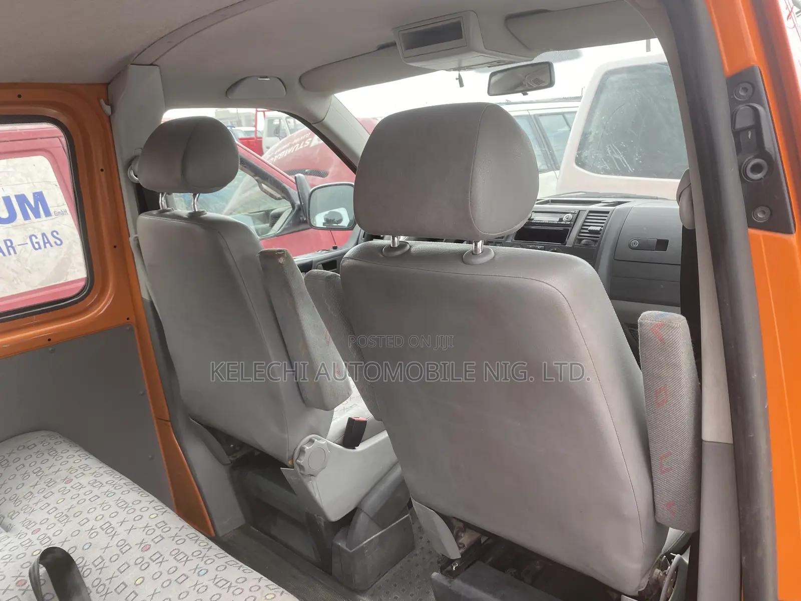 Volkswagen Transporter 2013 Orange