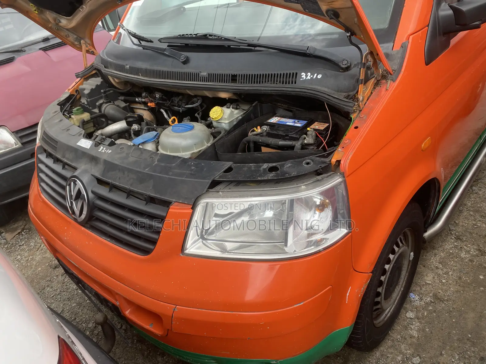 Volkswagen Transporter 2013 Orange