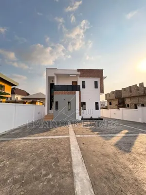 4bdrm Duplex in Palm Garden Estate for sale