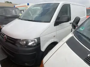 Volkswagen Transporter 2015 White