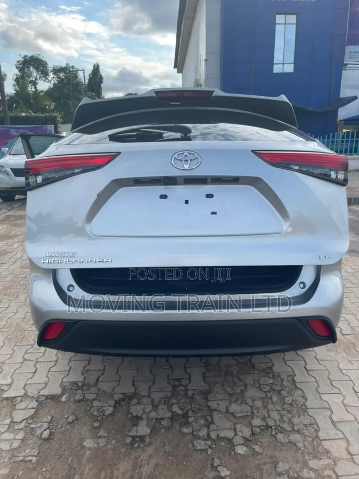 Toyota Highlander LE 2021 Silver