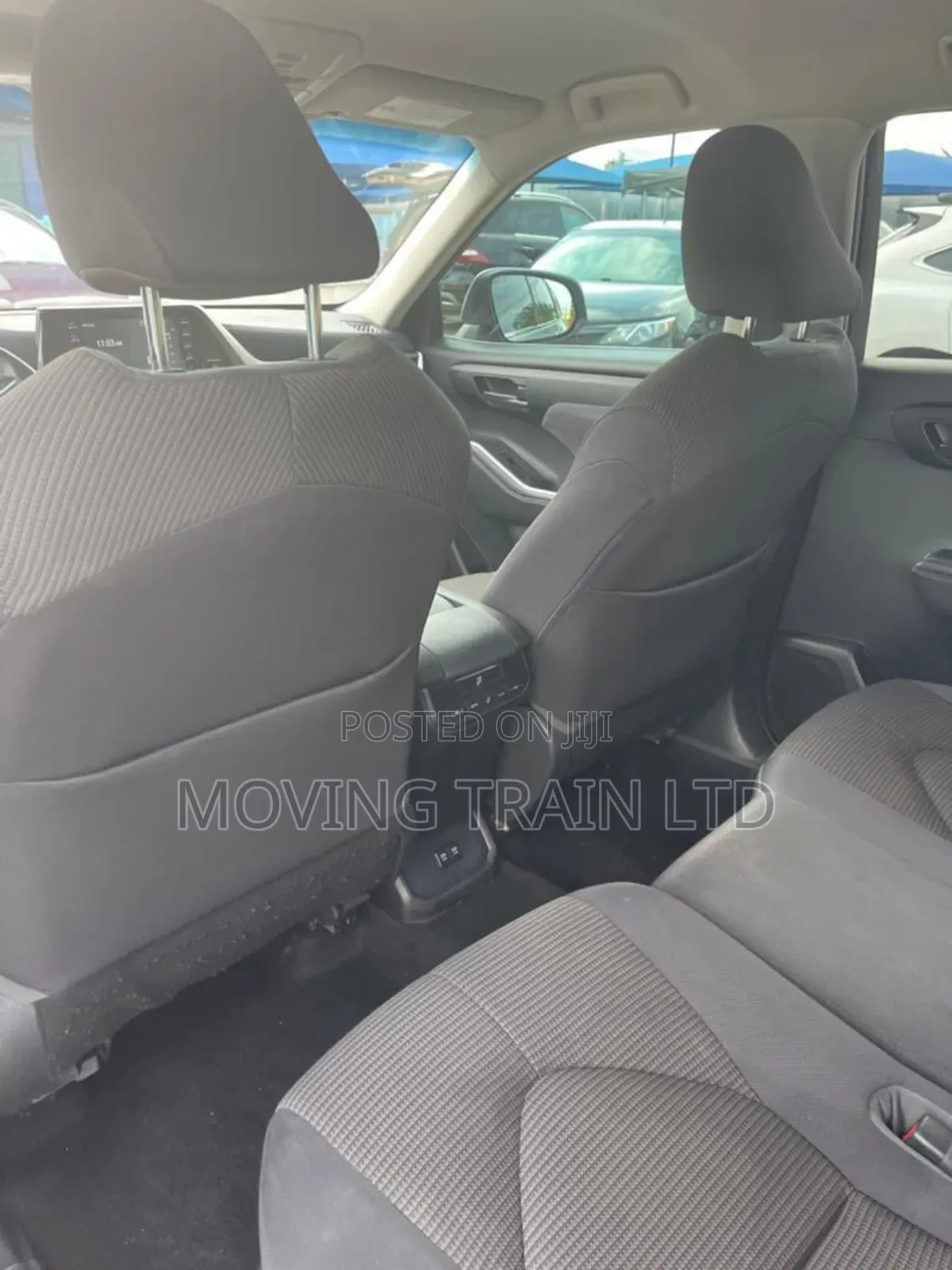 Toyota Highlander LE 2021 Silver