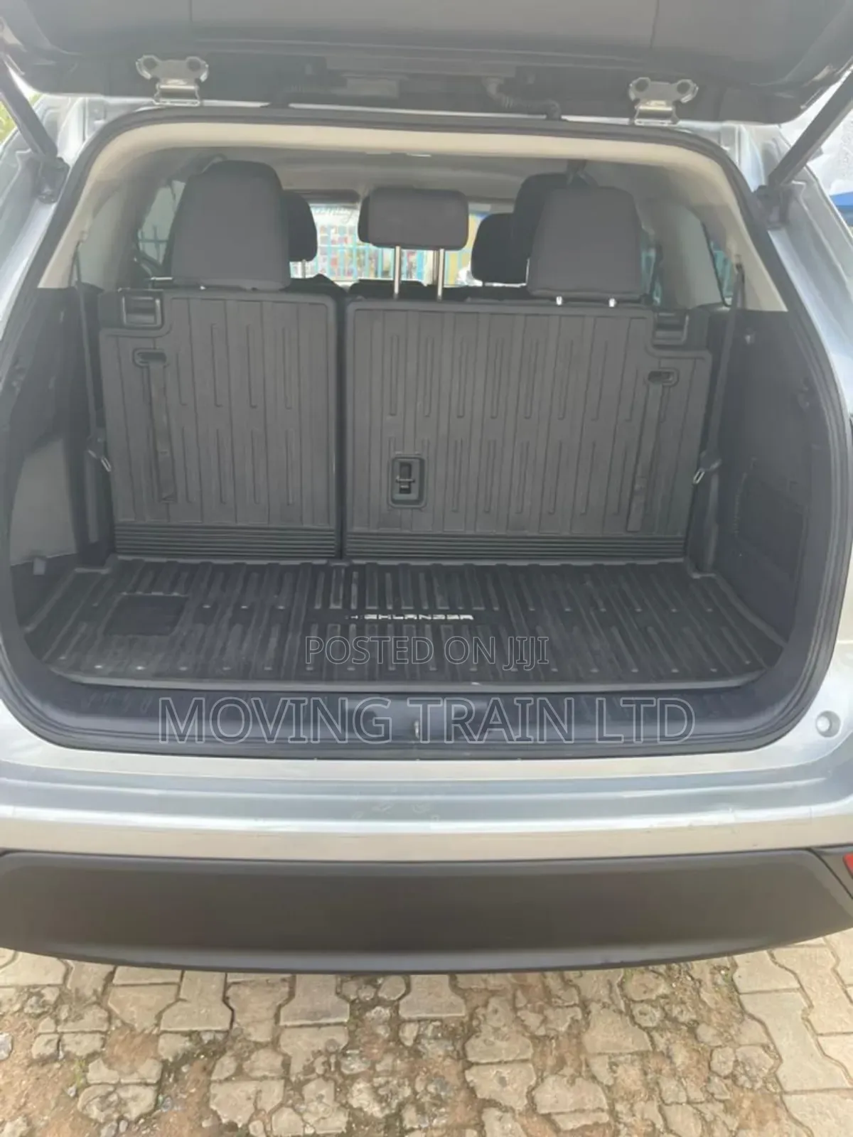 Toyota Highlander LE 2021 Silver