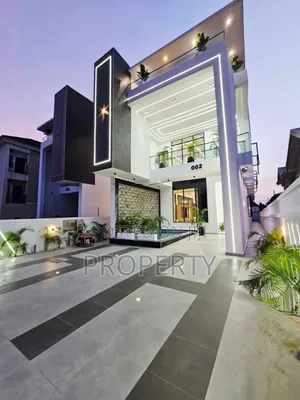 5bdrm Duplex in Ikota for sale