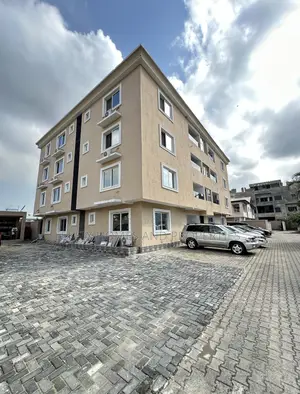 3bdrm Apartment in A Well Secured And, Lekki Phase 1 for sale
