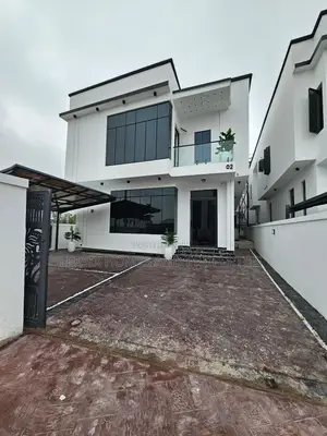 5bdrm Duplex in A Well Secured Gated, Lekki Phase 2 for sale