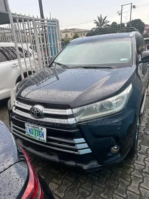 Toyota Highlander Limited Platinum 4dr SUV AWD (3.5L 6cyl 6A) 2015