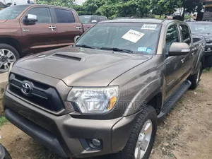 Toyota Tacoma 4dr Double Cab 5.0 ft. SB (2.7L 4cyl 4A) 2015 Brown