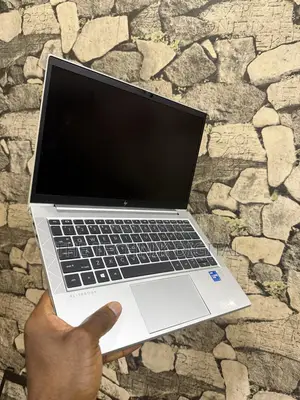 Laptop HP EliteBook 830 G8 16GB Intel Core I7 SSD 512GB