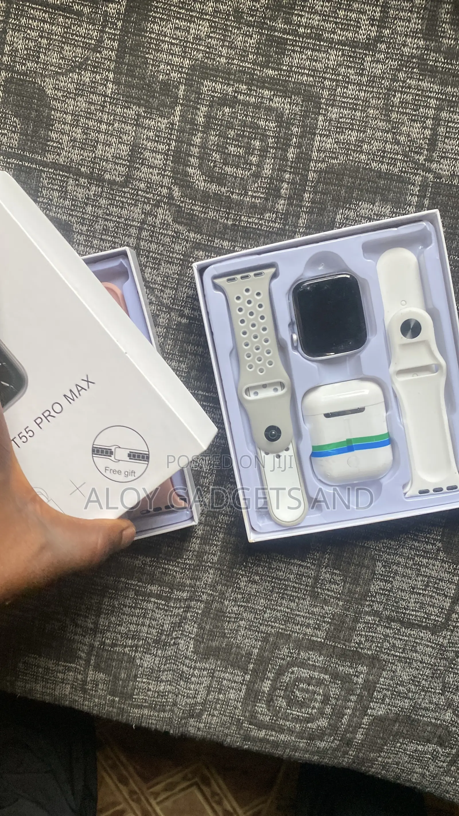 Smartwatch and Accessories