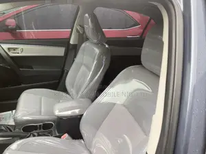 Toyota Corolla LE 4dr Sedan (1.8L 4cyl CVT) 2015 Gray