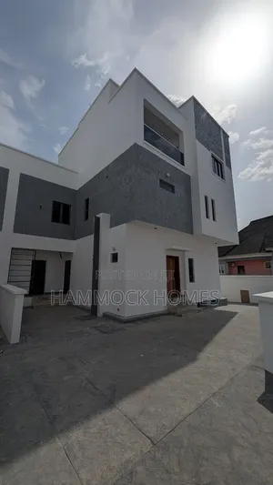 5bdrm Penthouse in Kolapo Ishola Gra, Akobo for sale