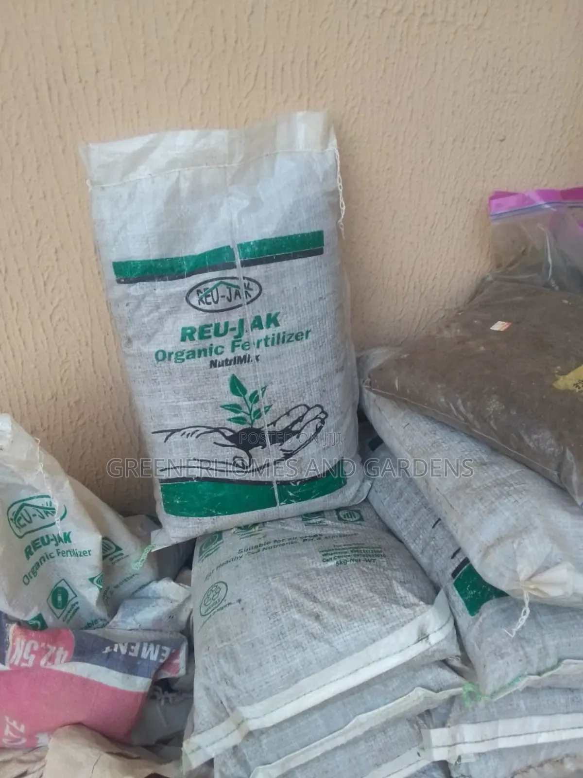 Organic Manure and Rabbit Manure