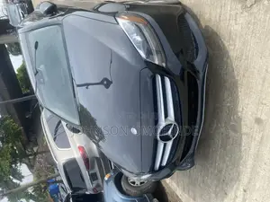 Mercedes-Benz C300 Luxury 4dr AWD 4Matic Sedan (2.0L 4cyl 7A) 2015 Blue