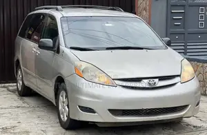 Toyota Sienna LE 2008 Silver