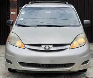 Toyota Sienna LE 2008 Silver