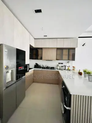 Furnished 2bdrm Apartment in Lekki Phase 1 for sale