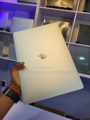 Laptop Apple MacBook Pro 2017 16GB Intel Core I7 SSD 512GB