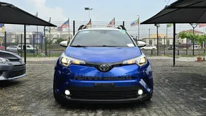 Toyota C-HR XLE FWD Sport Utility (2.0L 4cyl 2AM) 2018 Blue
