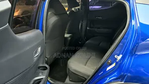 Toyota C-HR XLE FWD Sport Utility (2.0L 4cyl 2AM) 2018 Blue