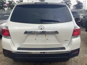 Toyota Highlander Limited 3.5l 4WD 2013 White