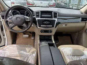 Mercedes-Benz M Class ML400 4MATIC 4dr SUV AWD (3.0L 6cyl Turbo 7A)