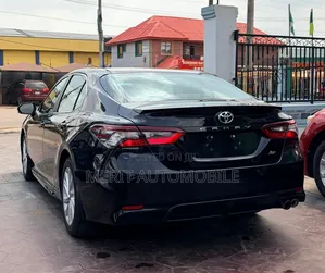 Toyota Camry SE 2023 Black
