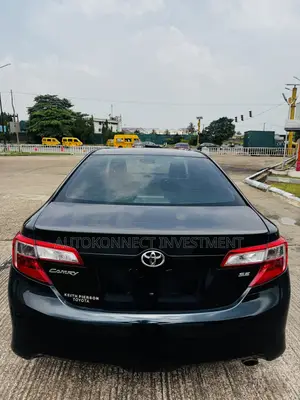 Toyota Camry SE 4dr Sedan (2.5L 4cyl 6A) 2012 Blue