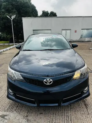 Toyota Camry SE 4dr Sedan (2.5L 4cyl 6A) 2012 Blue
