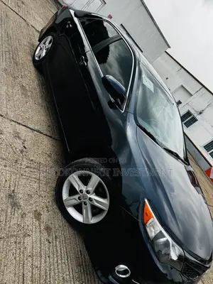 Toyota Camry SE 4dr Sedan (2.5L 4cyl 6A) 2012 Blue
