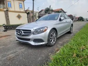Mercedes-Benz C300 2017 Black