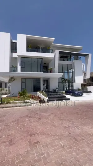 5bdrm Duplex in Osapa london for sale
