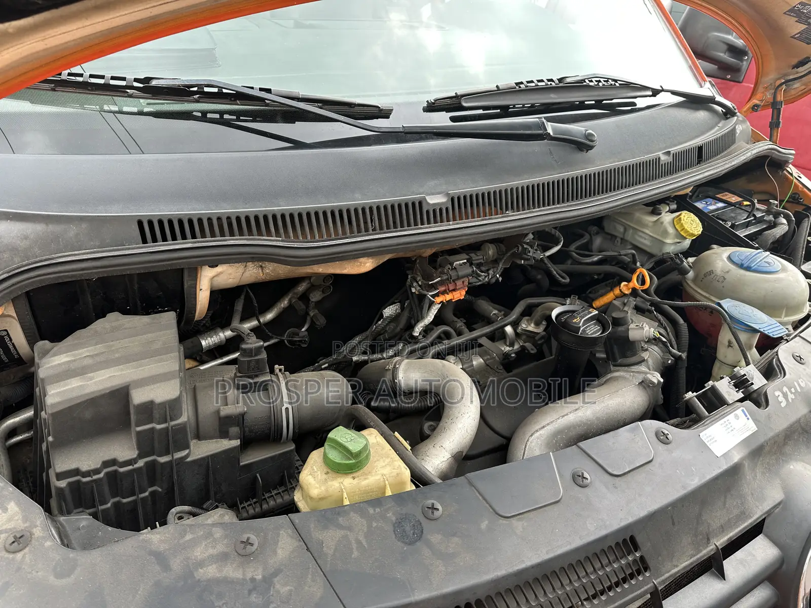 Volkswagen Transporter 2013 Orange