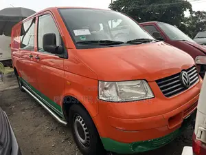 Volkswagen Transporter 2013 Orange