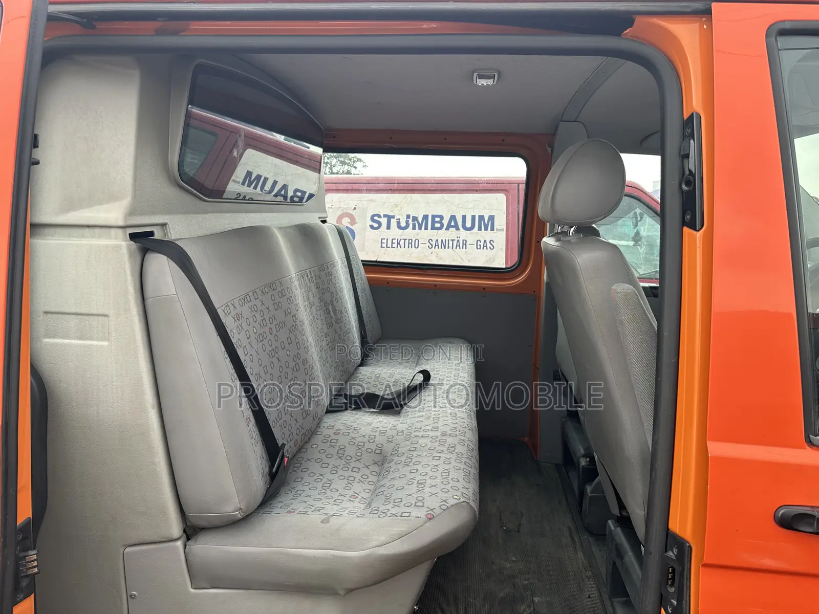Volkswagen Transporter 2013 Orange