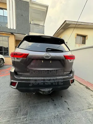 Toyota Highlander XLE 2019 Gray