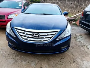 Hyundai Sonata Limited 2.0T Sedan (2.0L 4cyl 6A) 2013 Blue