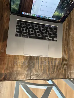 Laptop Apple MacBook Pro 2019 32GB Intel Core i7 SSD 512GB