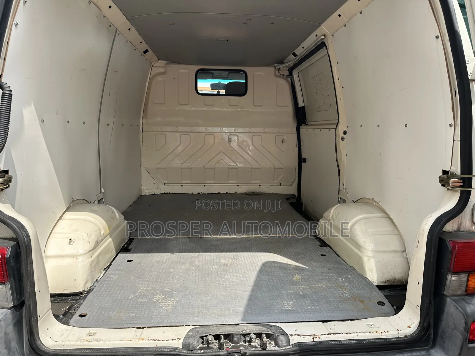 Volkswagen Transporter 2005 White